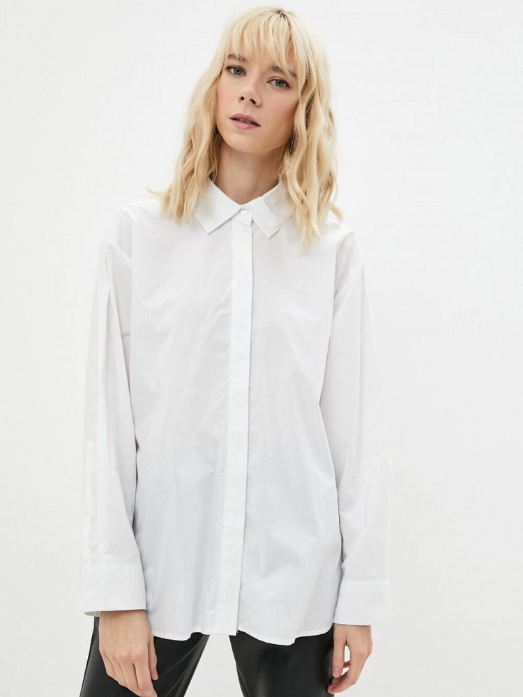  Удлиненная белая блузка